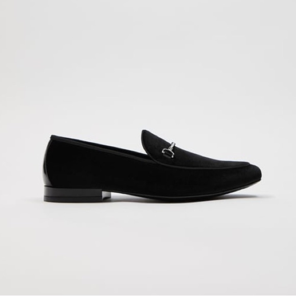 NWT. Zara Man Black Velvet Appliqué Loafers with Metallic Applique. Size 9.